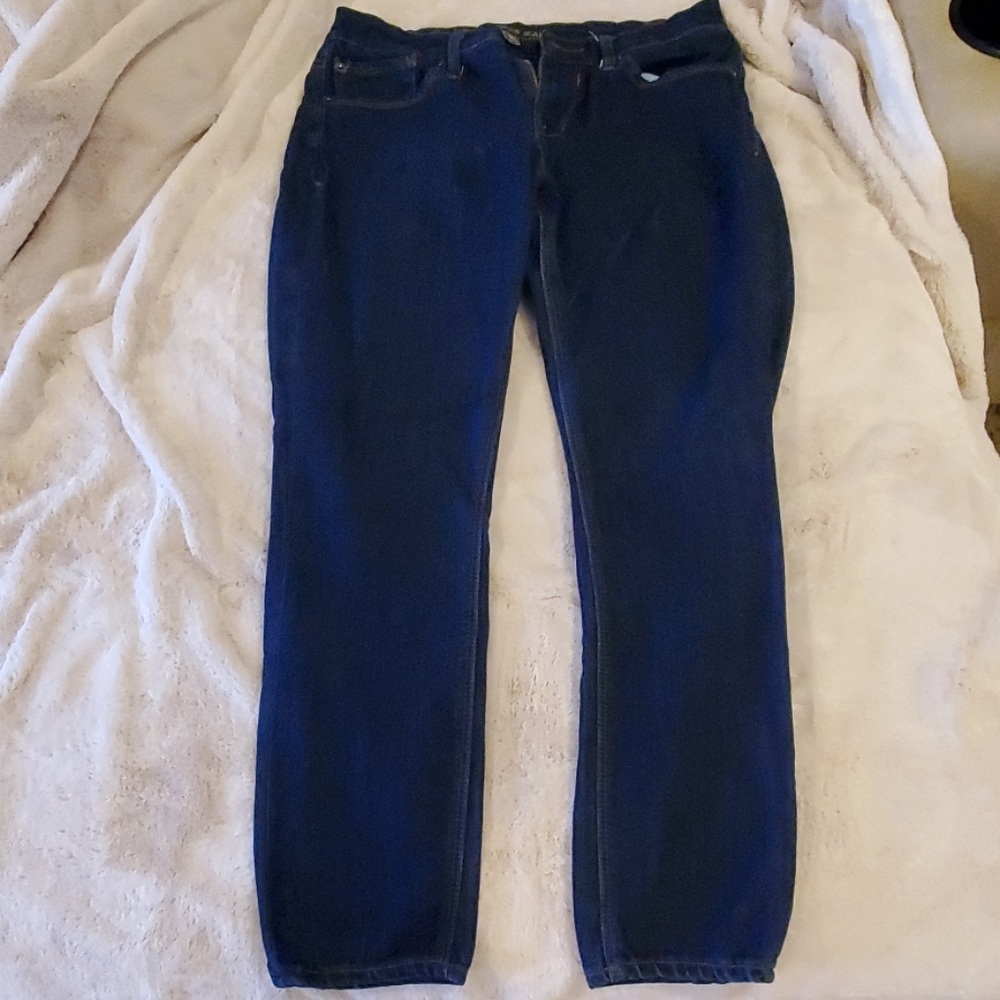Dark wash Express jean Mid Rise Straight Leg. Size 4